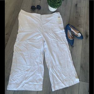 Relaxed fit .capris pants